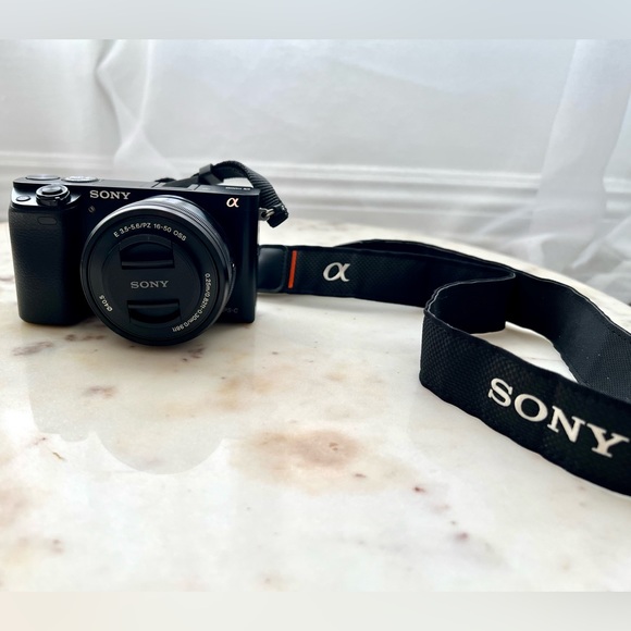 Sony Αlpha a6000 Mirrorless Camera - Full Bundle!! - Picture 4 of 15